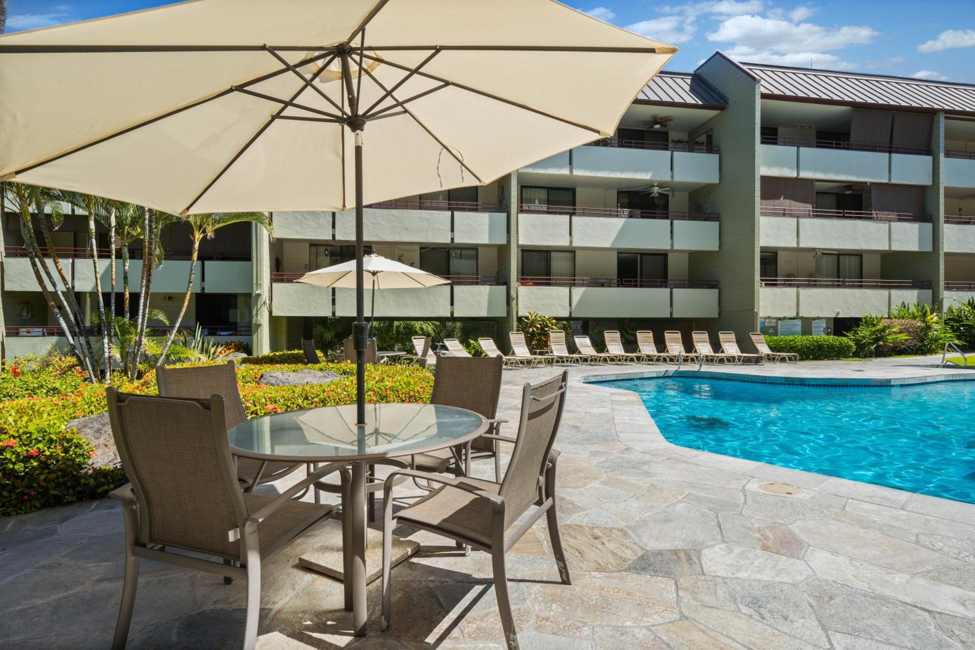 Big Island White Sands Village By Coldwell Banker Island Vacations Kailua-Kona Exterior photo